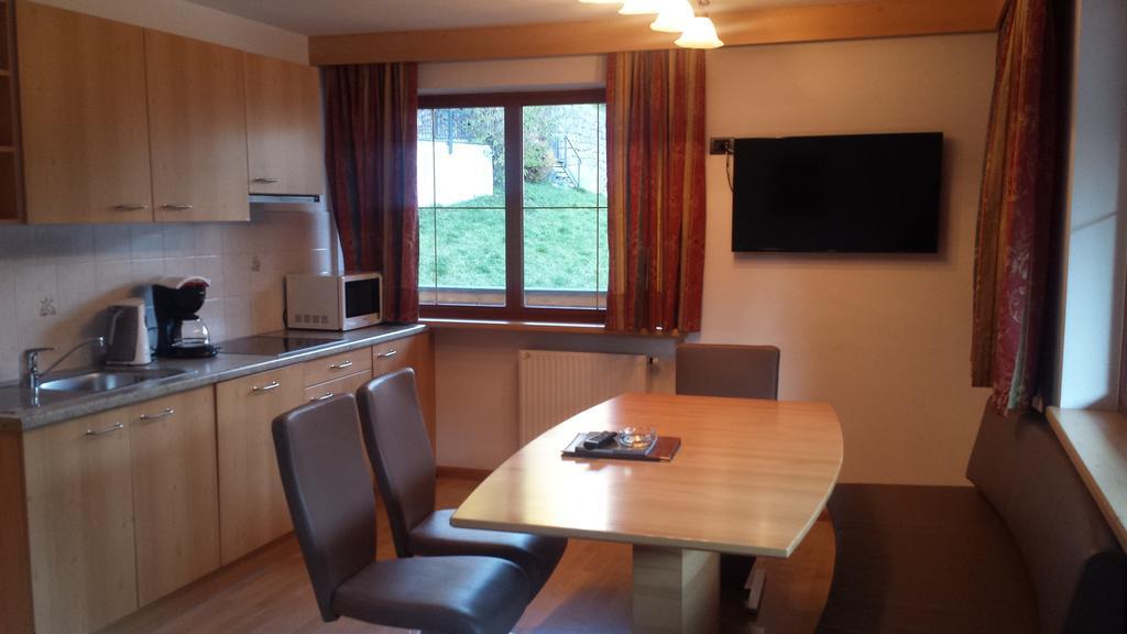 Hotel Garni Gardena - Appartments Santa Cristina Val Gardena Room photo