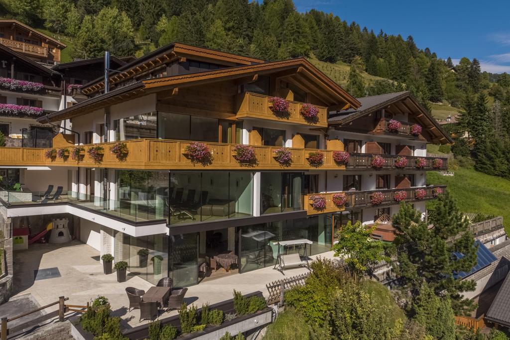 Hotel Garni Gardena - Appartments Santa Cristina Val Gardena Exterior photo