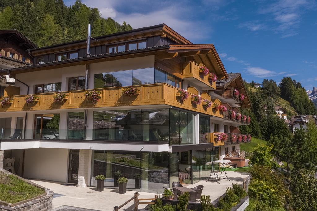 Hotel Garni Gardena - Appartments Santa Cristina Val Gardena Exterior photo